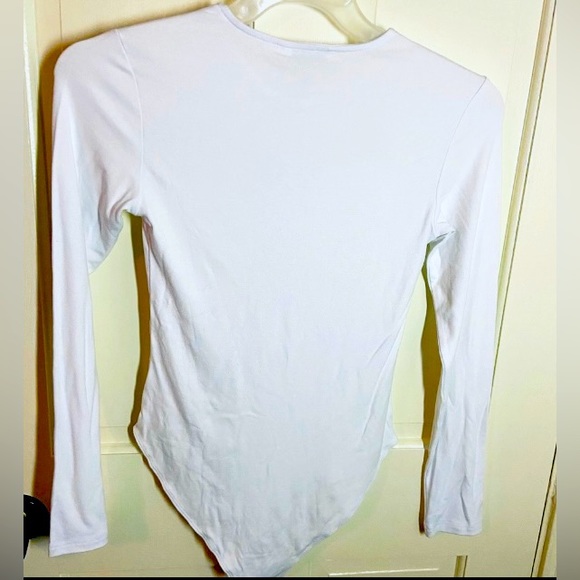 MANGOPOP Women's White Crew Neck Long Sleeve T Shirt Bodysuit Sz Sm - Picture 6 of 7